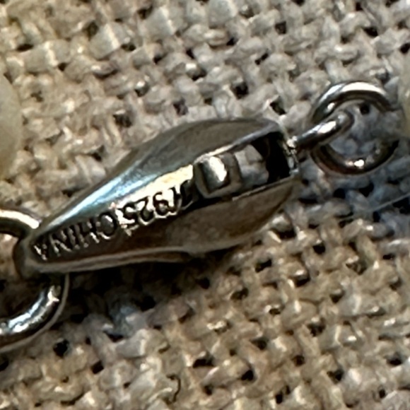 Vintage Freshwater Hand Knotted Pearls -Sterling Clasp - Picture 5 of 6